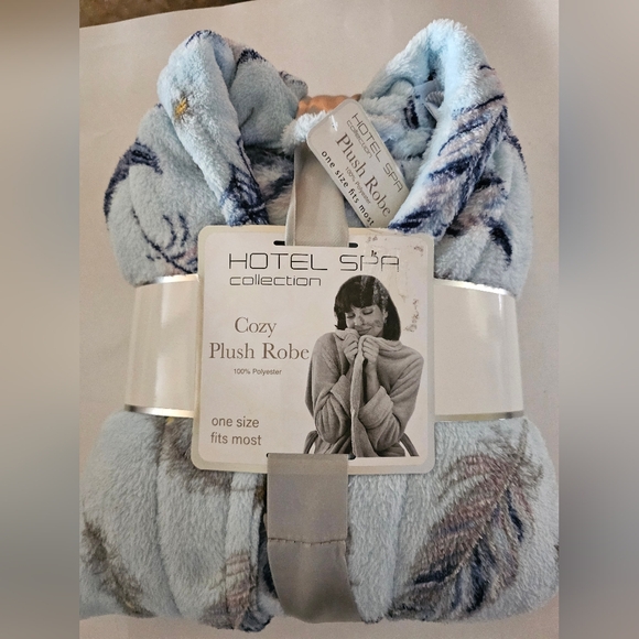 🔴NWT HOTEL SPA Collection Robe (OS) - Picture 2 of 6